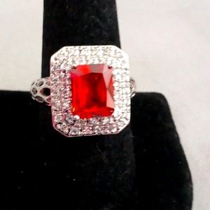 Nice red topaz cocktail ring Size 8.5 🌹